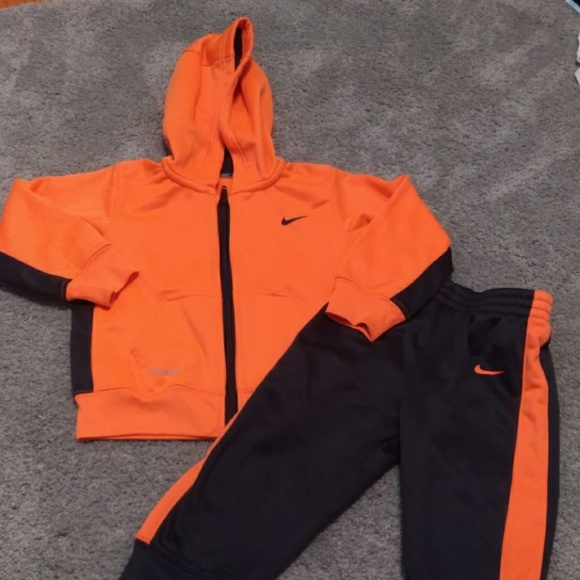 nike orange sweatsuit
